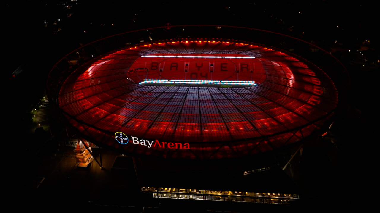 LEDVANCE and Bayer 04 Leverkusen light up BayArena.