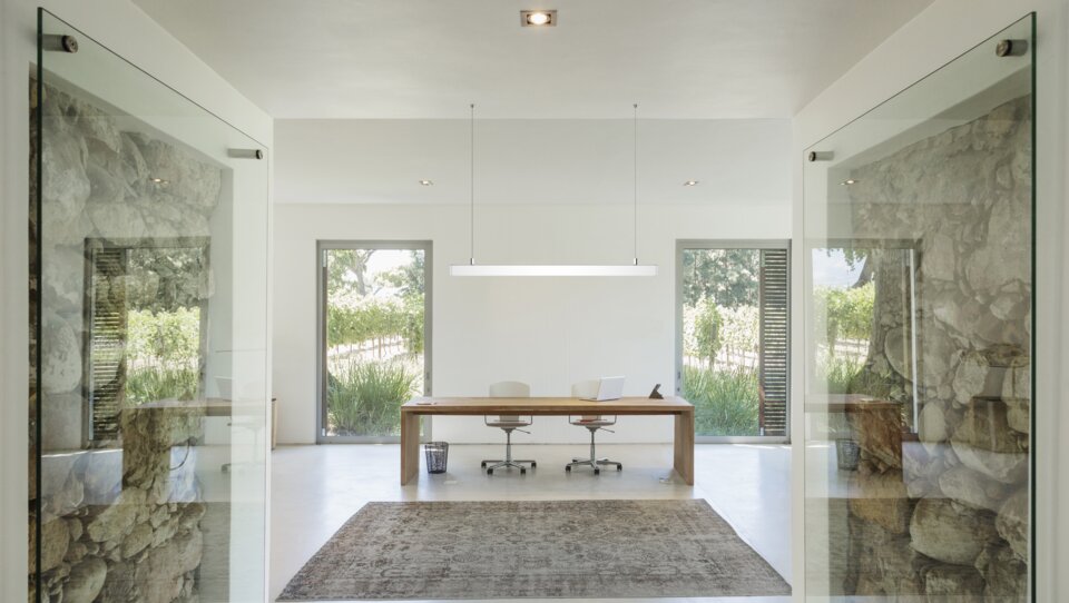 Home office LINEAR PENDANT retouched